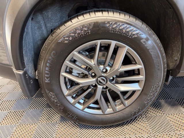 Used 2023 Nissan Rogue S AWD/4WD image 45