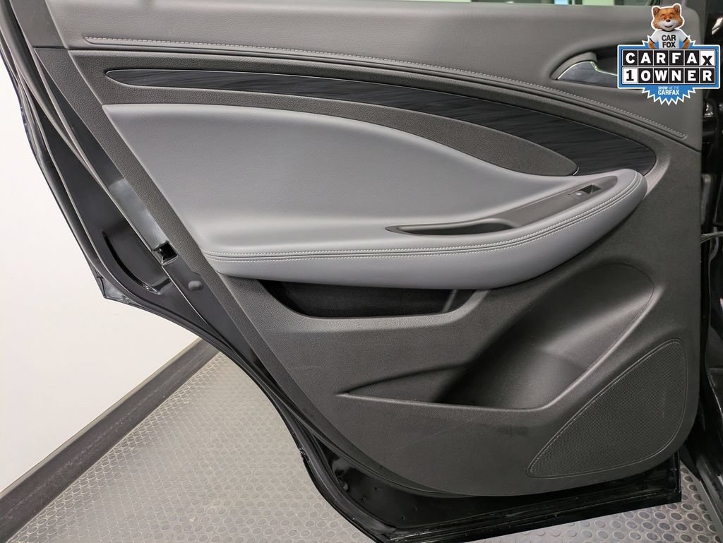 Used 2020 Buick Envision Essence AWD/4WD image 23