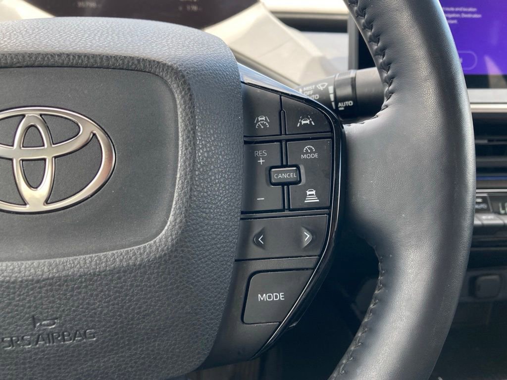 Used 2023 Toyota Prius Limited w/ Limited Premium Package FWD image 17