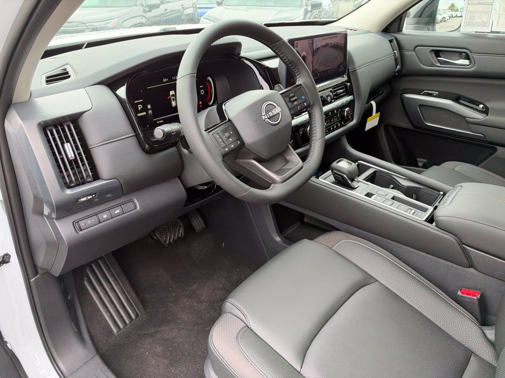 New 2026 Nissan Pathfinder SL FWD image 10