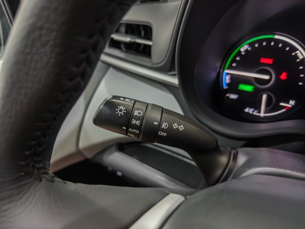Used 2025 Toyota Sienna XLE AWD/4WD image 30