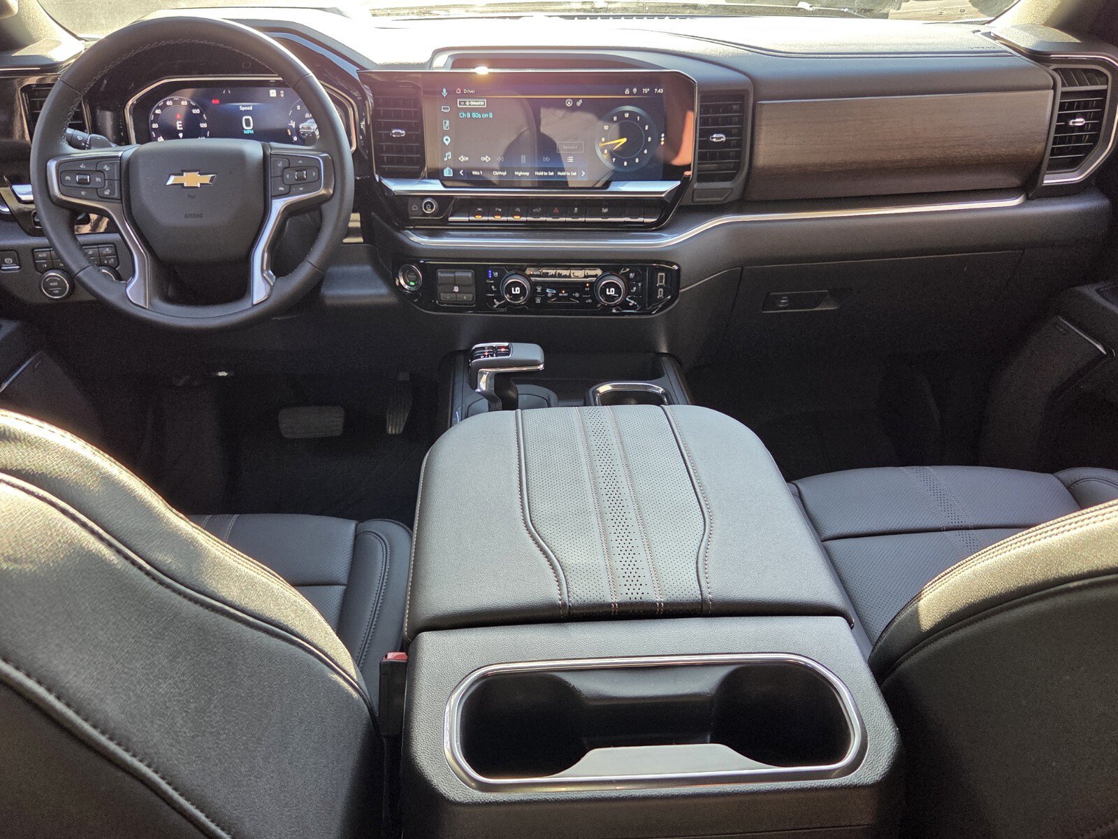 Used 2026 Chevrolet Silverado 1500 High Country w/ Technology Package AWD/4WD image 16