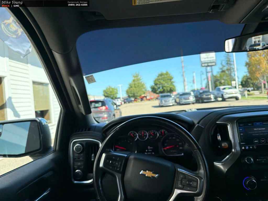 Used 2022 Chevrolet Silverado 1500 LT AWD/4WD image 28