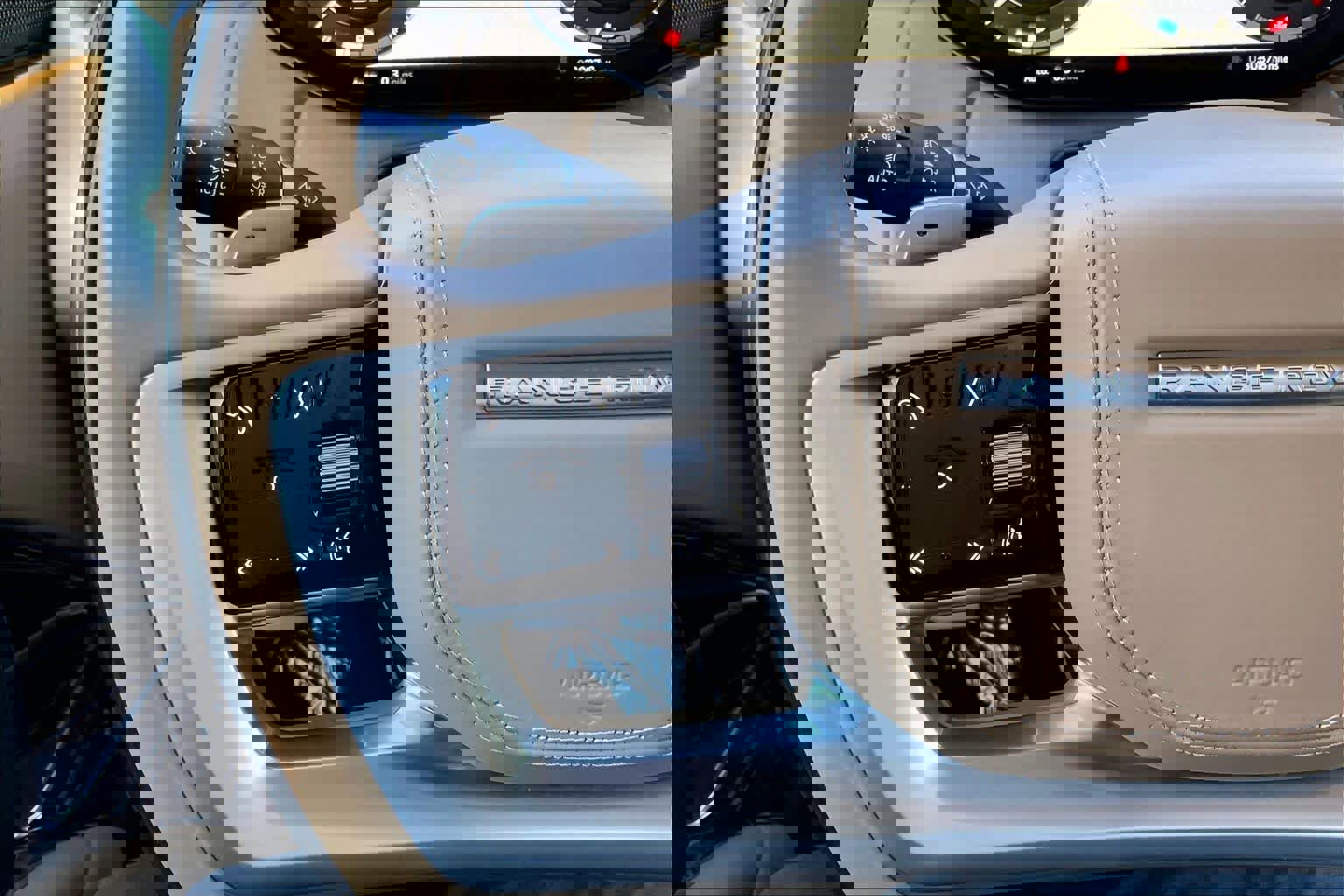 Used 2023 Land Rover Range Rover Autobiography image 23