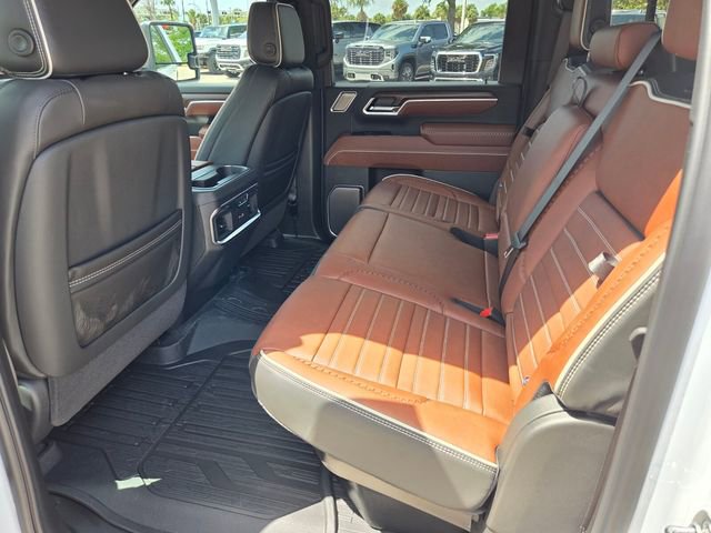 New 2026 GMC Sierra 3500 Denali Ultimate w/ LPO, Black Badging Package AWD/4WD image 7