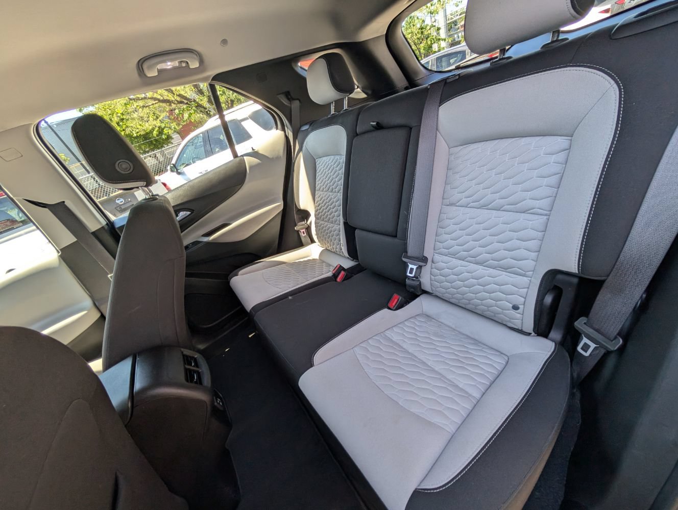 Used 2021 Chevrolet Equinox LS FWD image 18