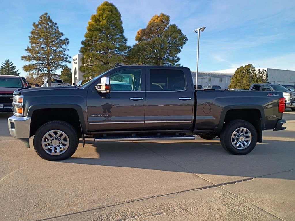 Used 2016 Chevrolet Silverado 3500 LTZ image 2