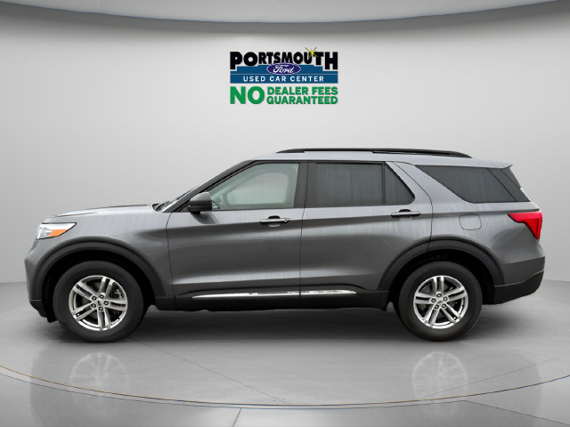 Used 2022 Ford Explorer XLT w/ Equipment Group 202A AWD/4WD image 2