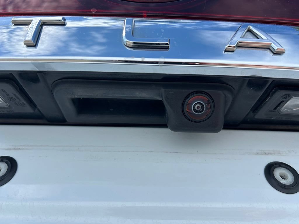 Used 2024 Volkswagen Atlas Cross Sport SE FWD image 43