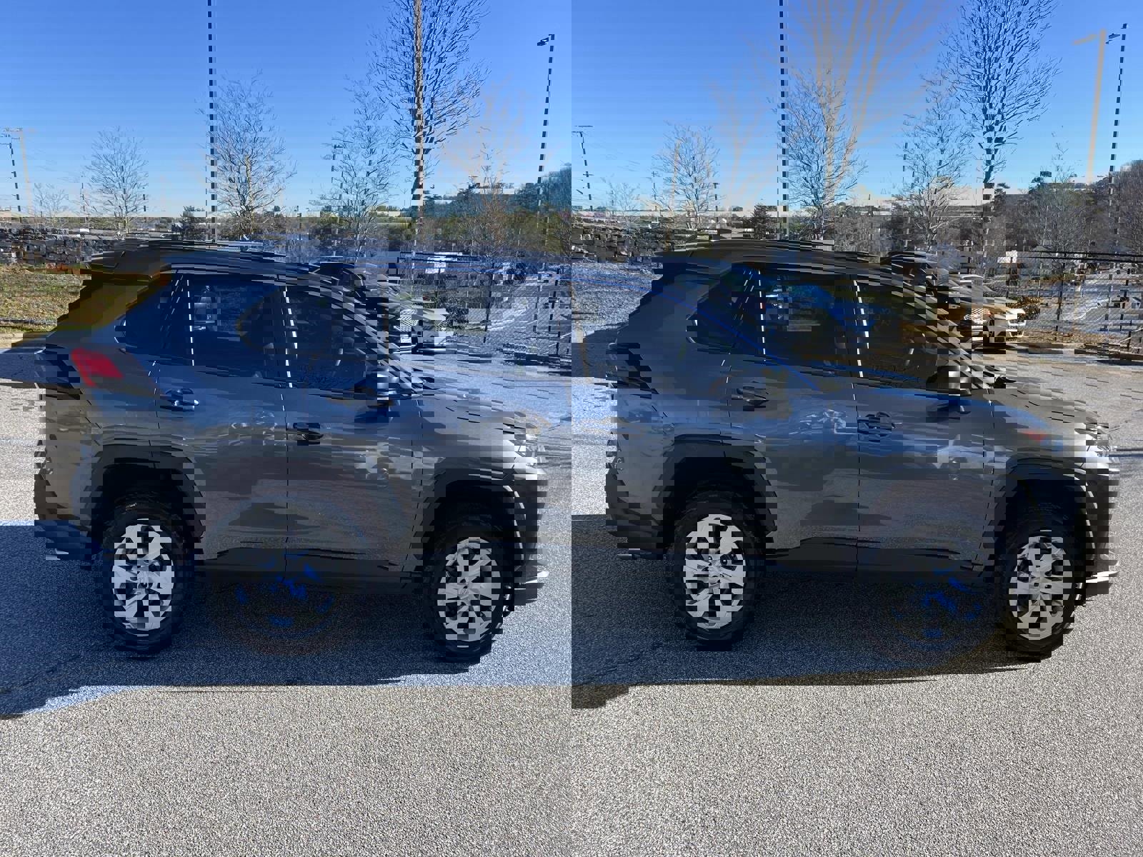Used 2021 Toyota RAV4 LE image 8