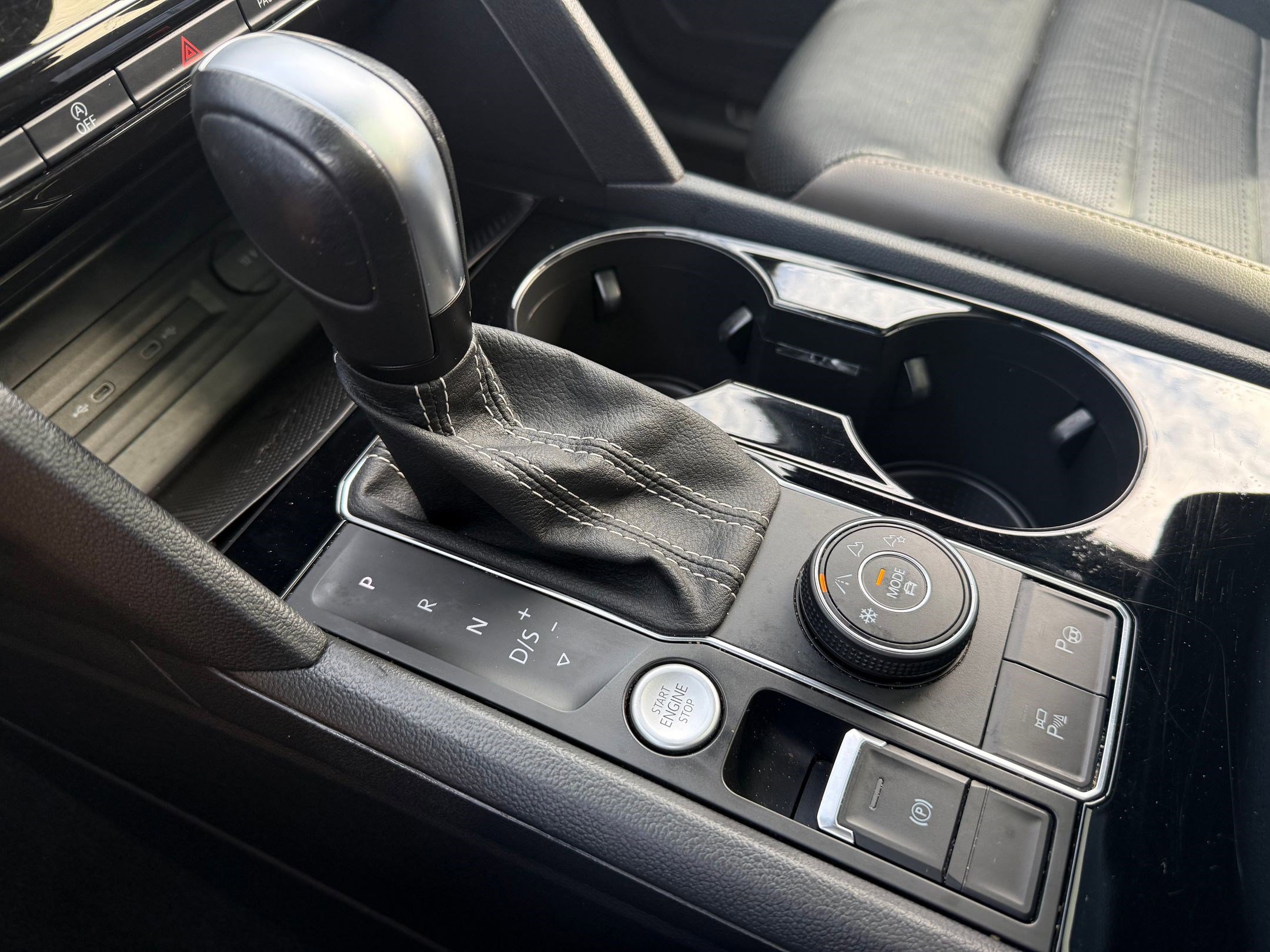 Used 2023 Volkswagen Atlas Cross Sport SEL Premium R-Line image 15