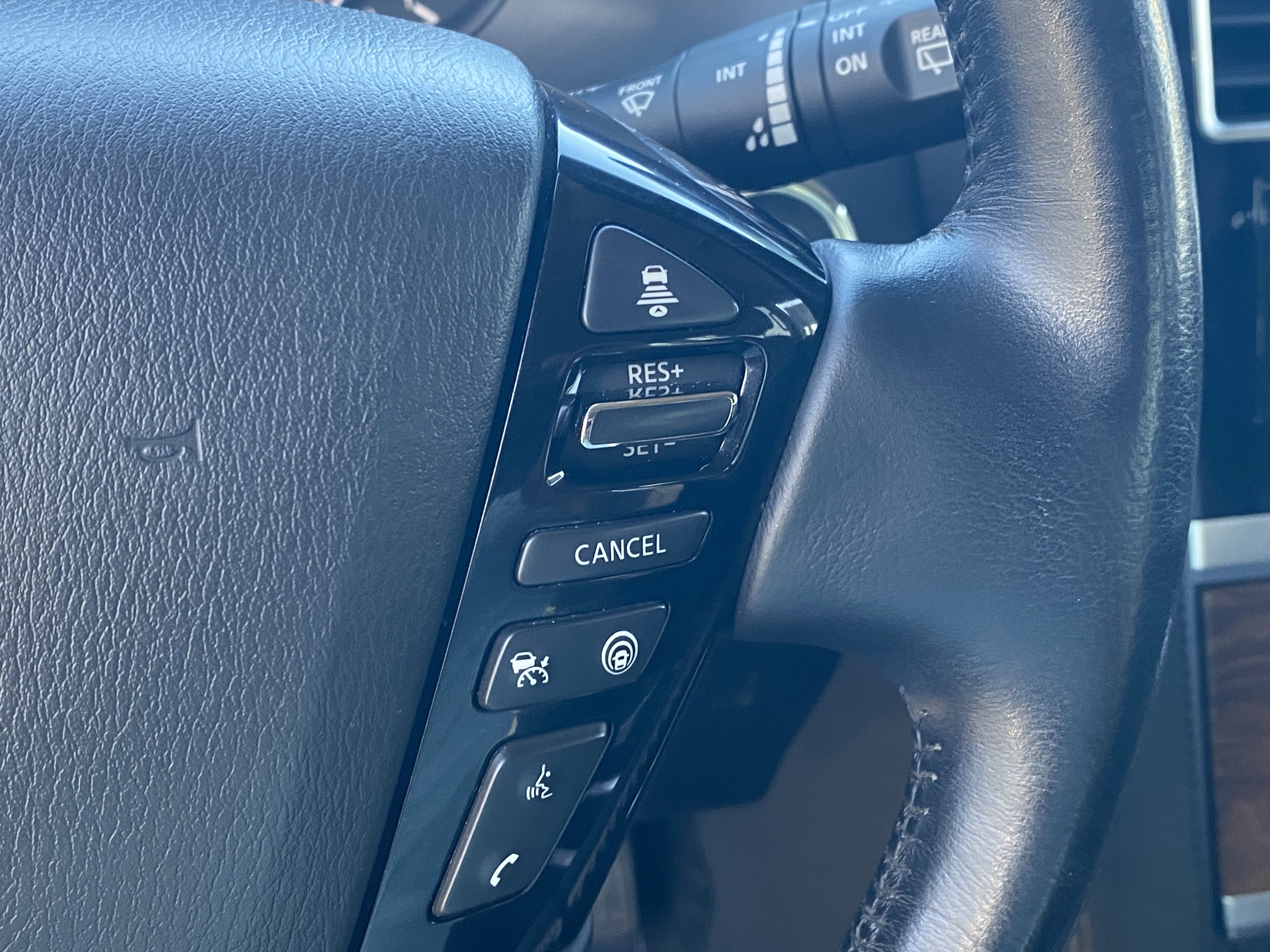 Used 2023 Nissan Armada SL w/ Captain's Chairs Package image 28