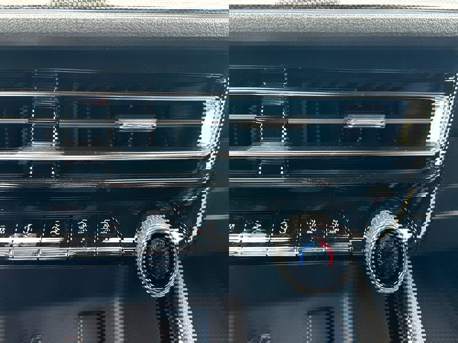 New 2026 Chevrolet Traverse High Country w/ LPO, Floor Liner Package AWD/4WD image 69