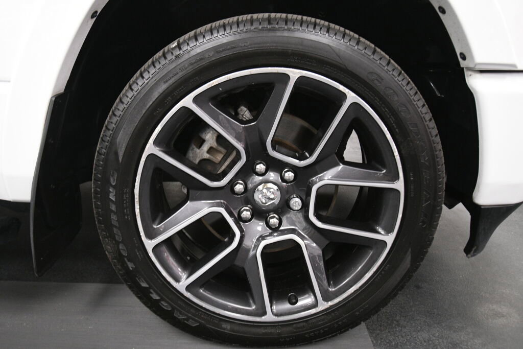 Used 2020 RAM 1500 Laramie AWD/4WD image 31