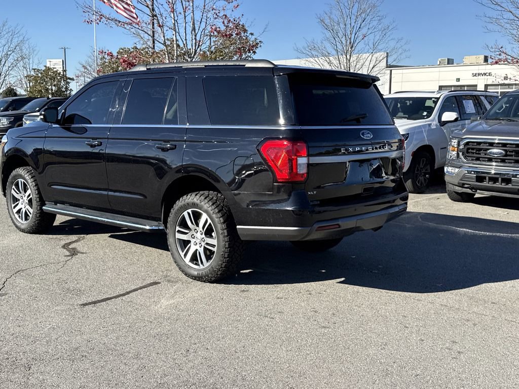 Used 2022 Ford Expedition XLT image 3