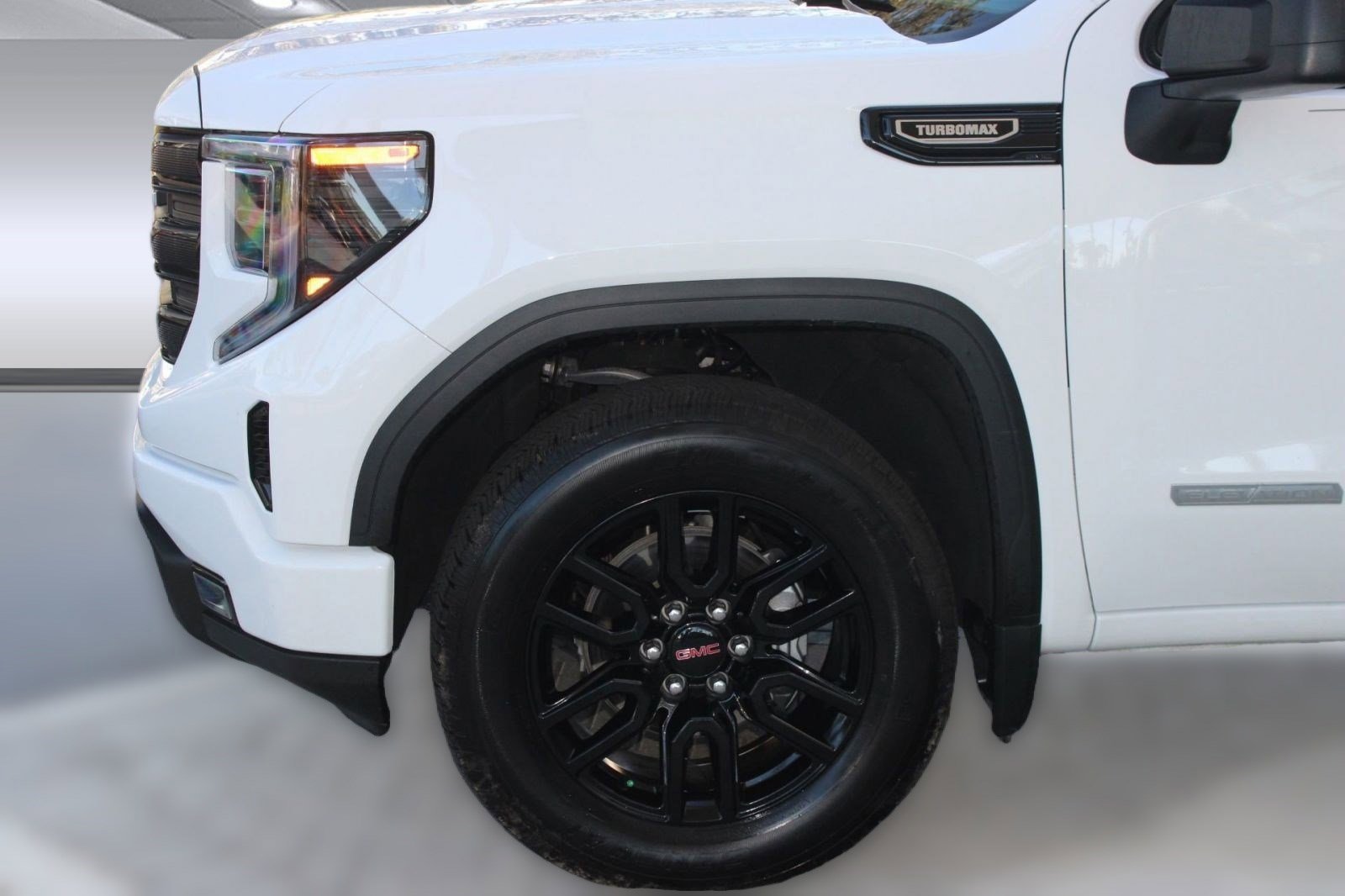Used 2024 GMC Sierra 1500 Elevation image 11