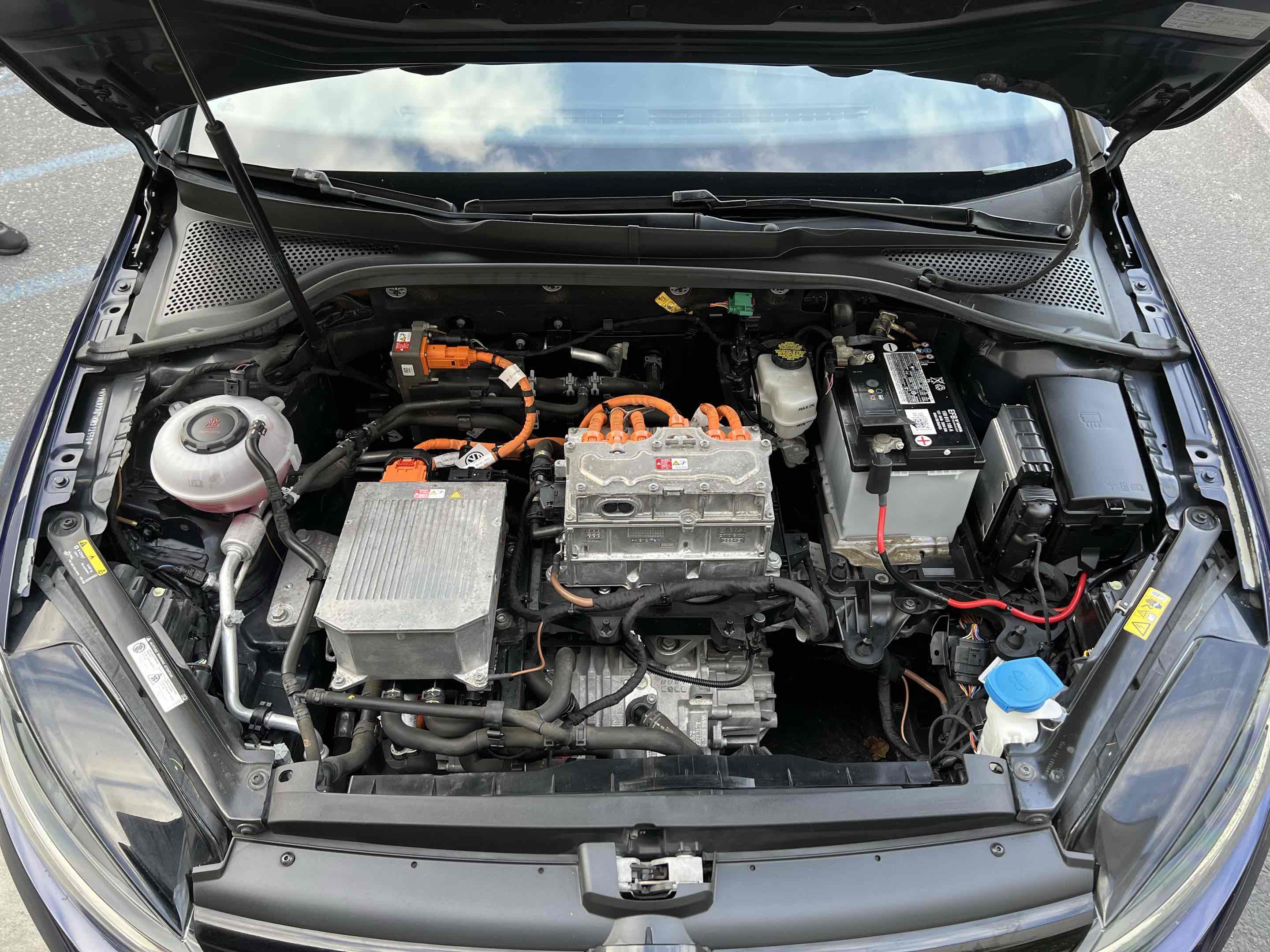 Used 2019 Volkswagen e-Golf SE w/ Driver Assistance Package image 25