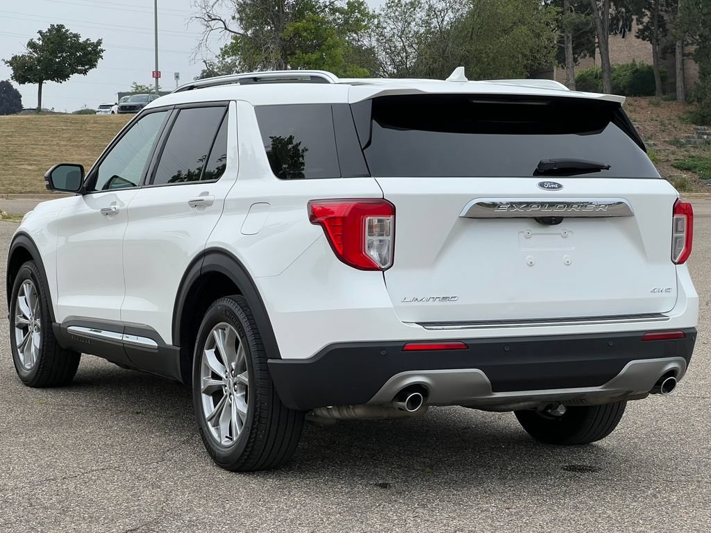 Used 2023 Ford Explorer Limited w/ Equipment Group 301A AWD/4WD image 12