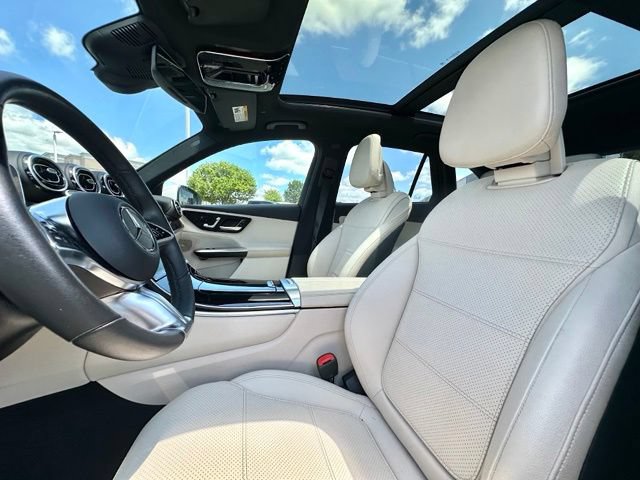 Used 2025 Mercedes-Benz GLC 350e 4MATIC image 23
