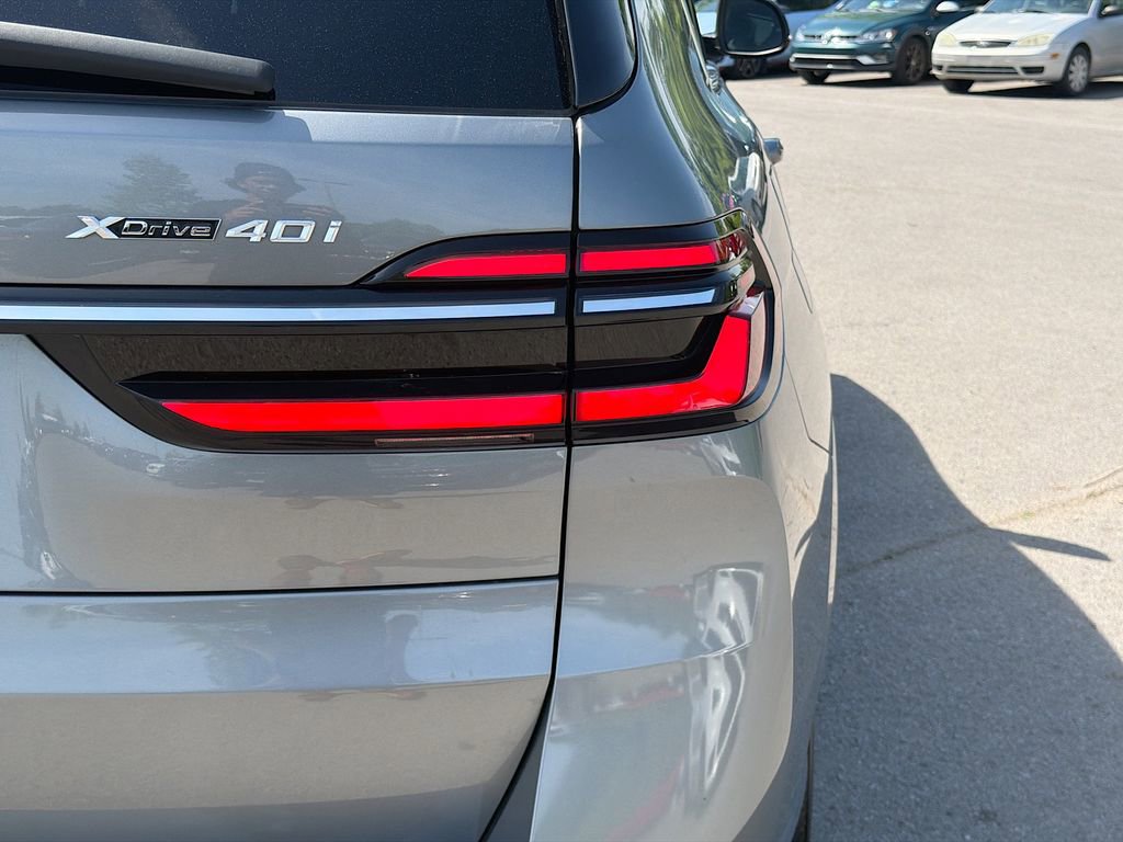 Used 2024 BMW X7 xDrive40i AWD/4WD image 45