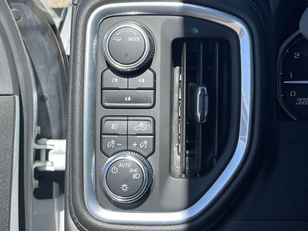 Used 2022 GMC Sierra 2500 SLE w/ SLE Value Package; image 18