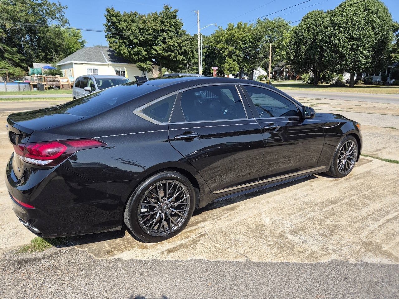 Used 2018 Genesis G80 3.3T Sport RWD image 6