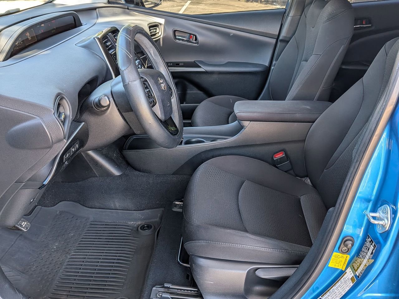 Used 2022 Toyota Prius LE image 19