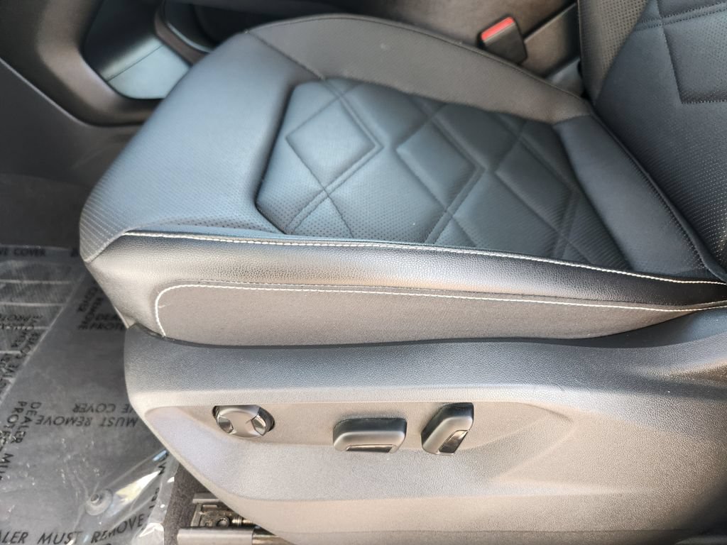 Used 2024 Volkswagen Atlas SE AWD/4WD image 14