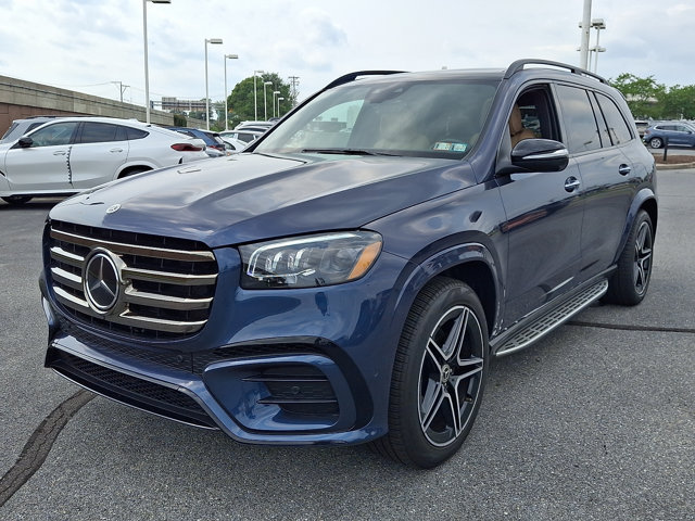 Used 2026 Mercedes-Benz GLS 450 4MATIC image 3