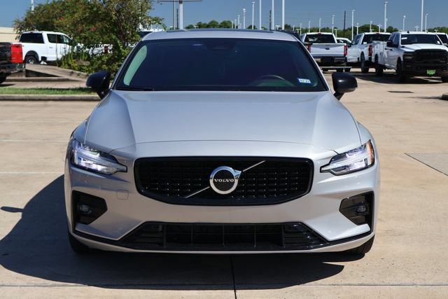 Used 2024 Volvo S60 B5 Core FWD image 2