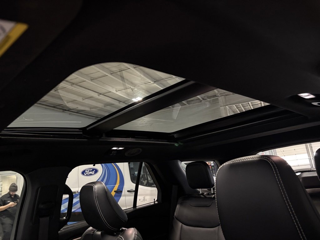 Used 2023 Ford Explorer ST w/ Equipment Group 401A image 21