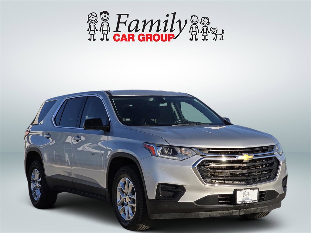 Used 2020 Chevrolet Traverse LS image 2