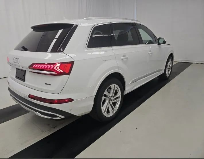 Used 2023 Audi Q7 2.0T Premium w/ Convenience Package AWD/4WD image 3
