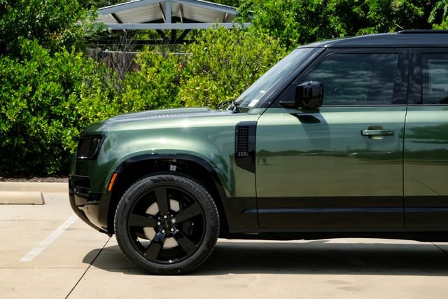 New 2026 Land Rover Defender 110 X-Dynamic SE AWD/4WD image 17