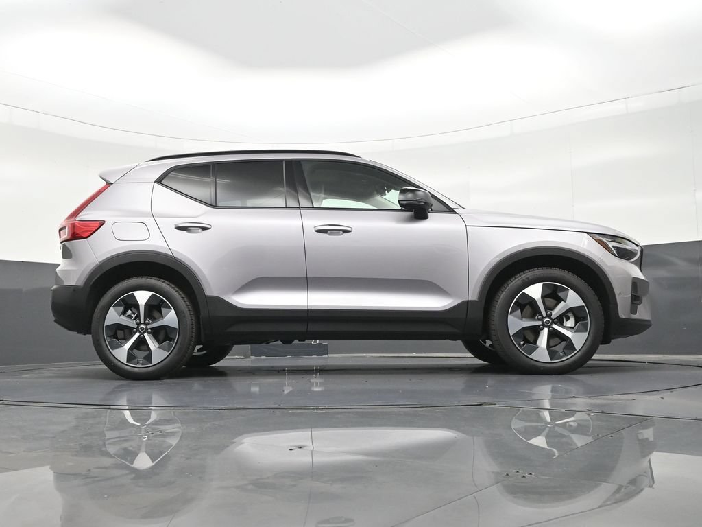 New 2026 Volvo XC40 B5 Plus w/ Climate Package AWD/4WD image 30