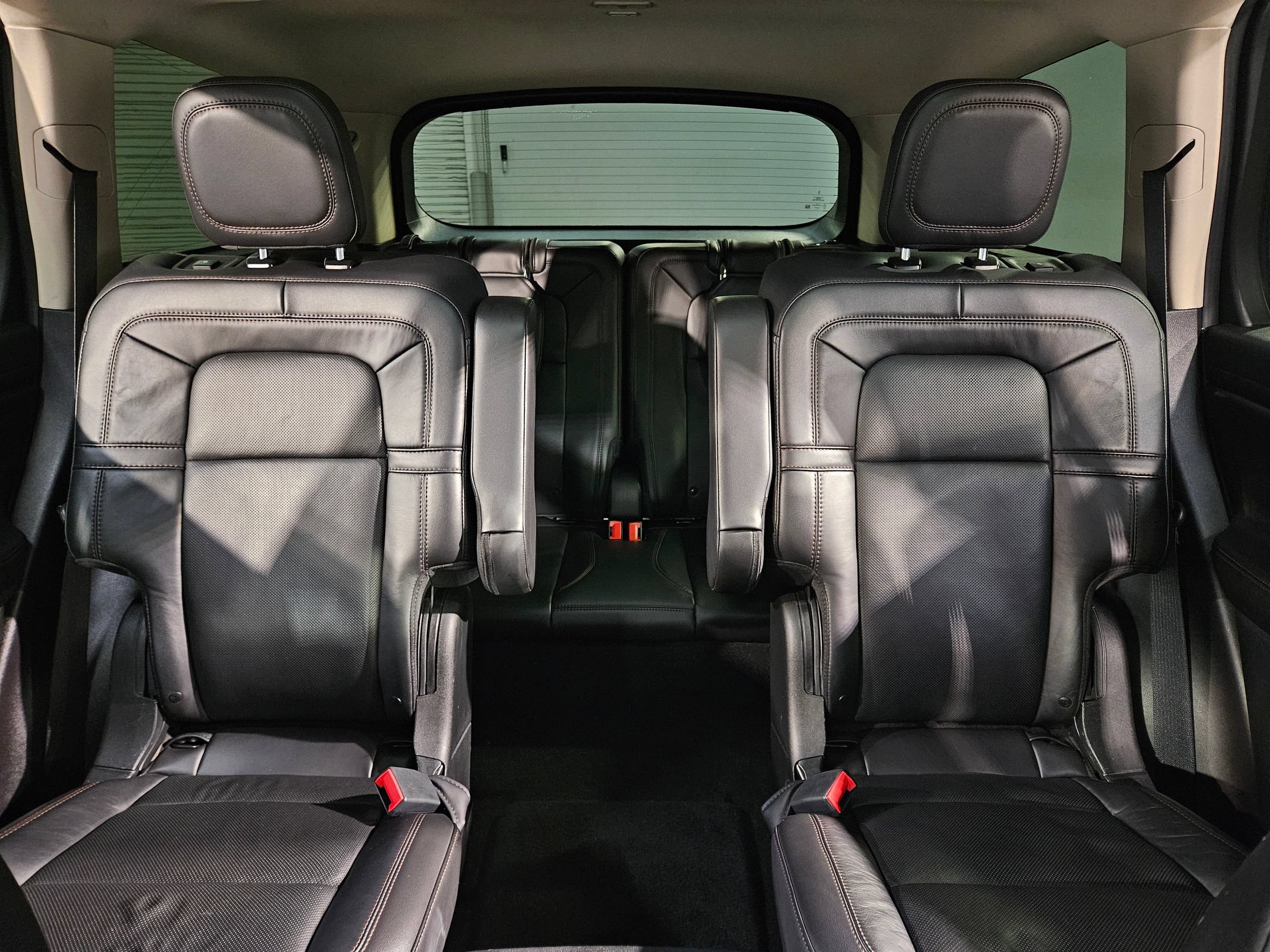 Used 2022 Lincoln Aviator Grand Touring w/ Elements Package Plus AWD/4WD image 13