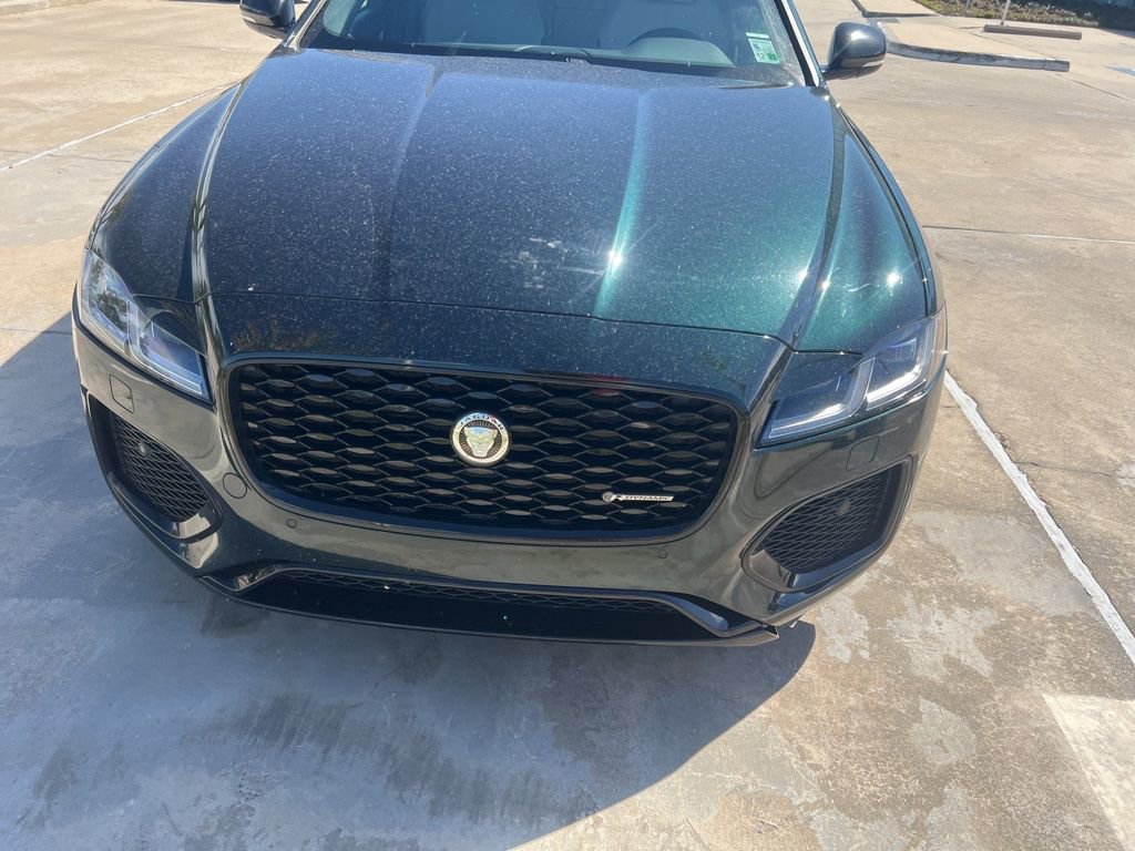 Used 2024 Jaguar XF R-Dynamic SE image 4