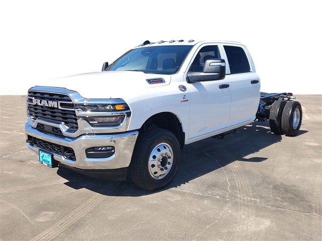 New 2026 RAM 3500 Tradesman w/ Chrome Appearance Group image 2