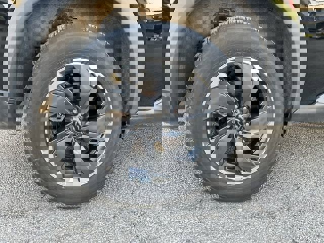 Used 2025 Nissan Rogue SV image 9