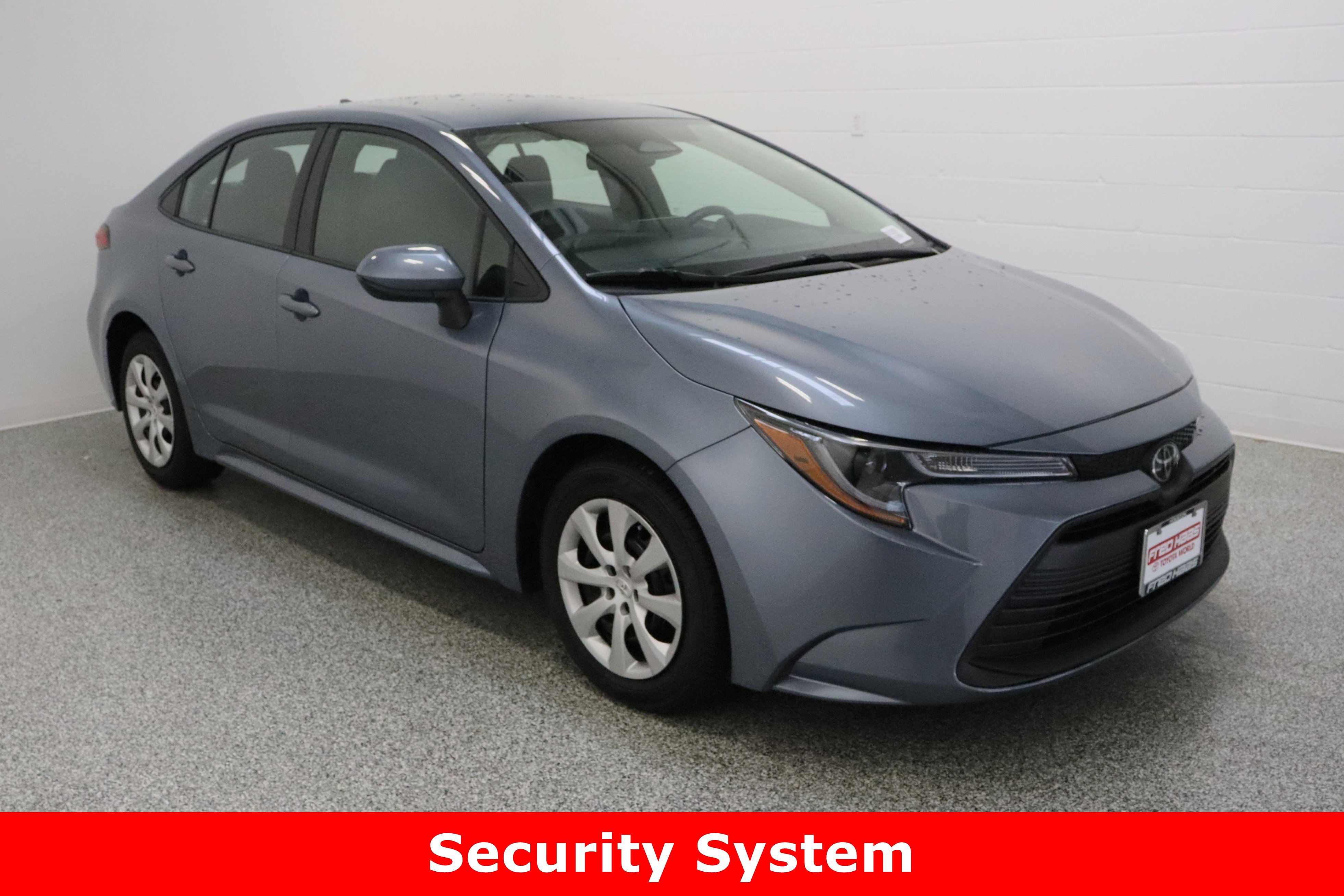 Certified 2025 Toyota Corolla LE FWD image 4