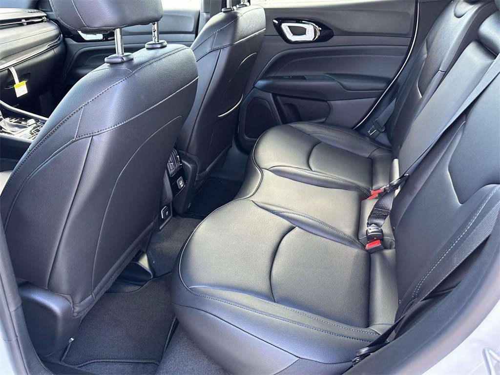 New 2026 Jeep Compass Limited image 8