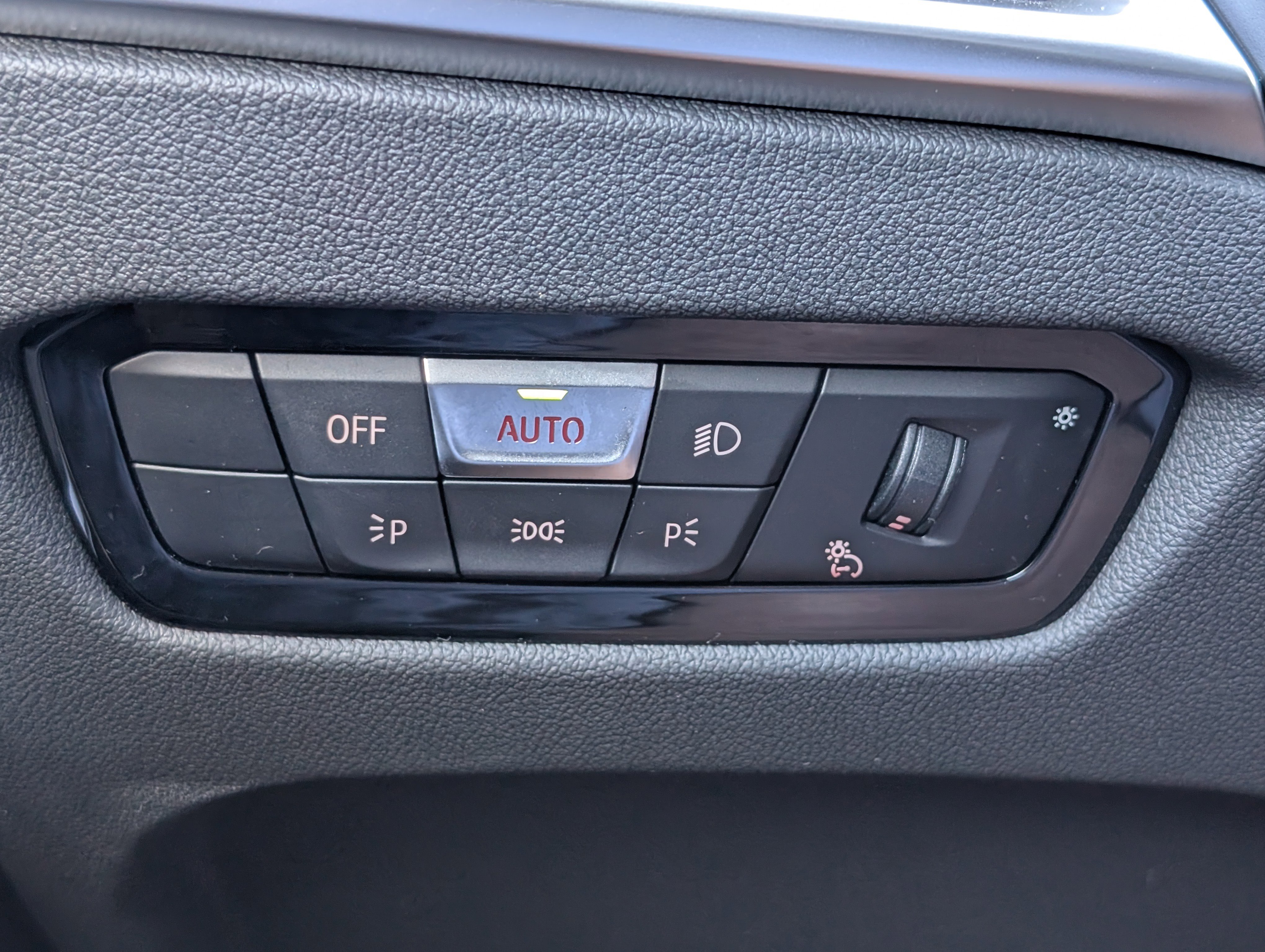 Used 2025 BMW 330i Sedan image 24