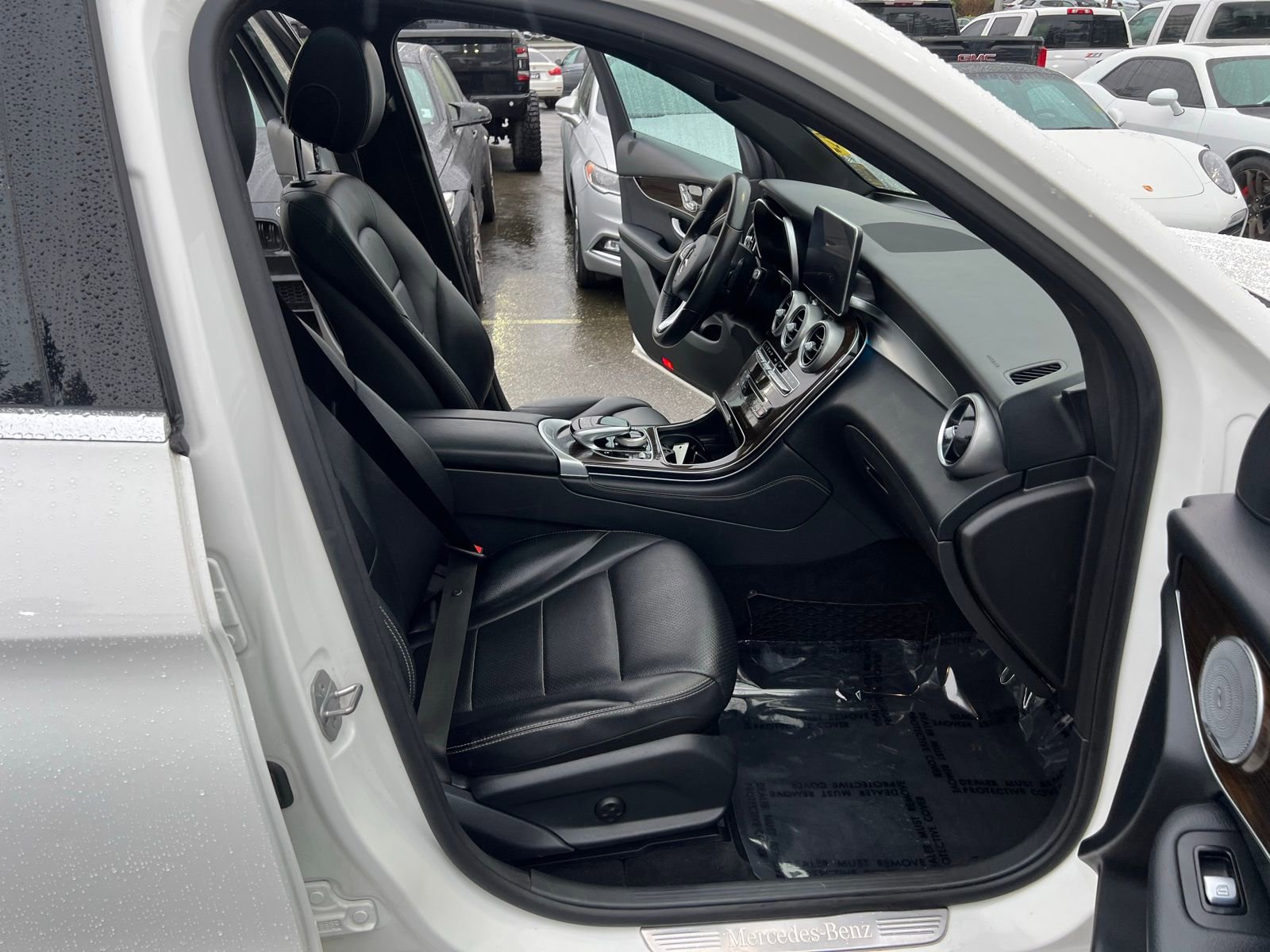 Used 2017 Mercedes-Benz GLC 300 4MATIC image 27