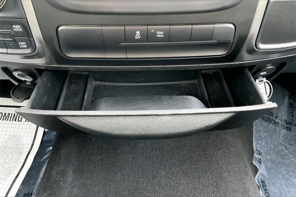 Used 2024 RAM 1500 Classic SLT image 18