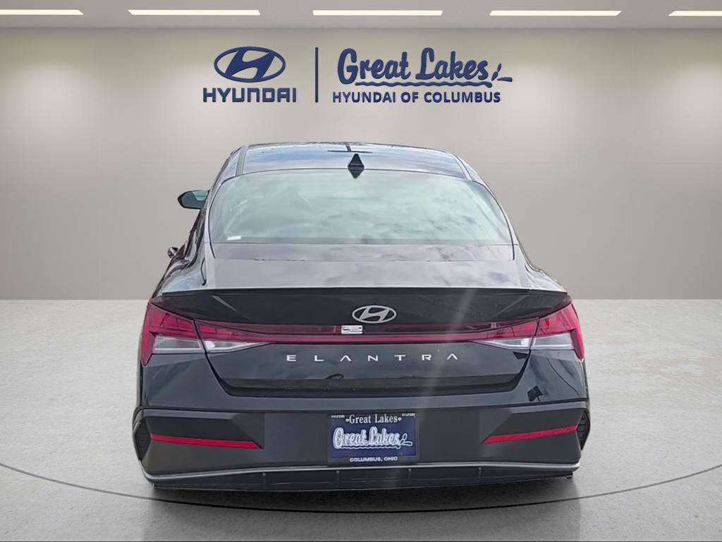 New 2026 Hyundai Elantra SEL Sport Premium FWD image 4
