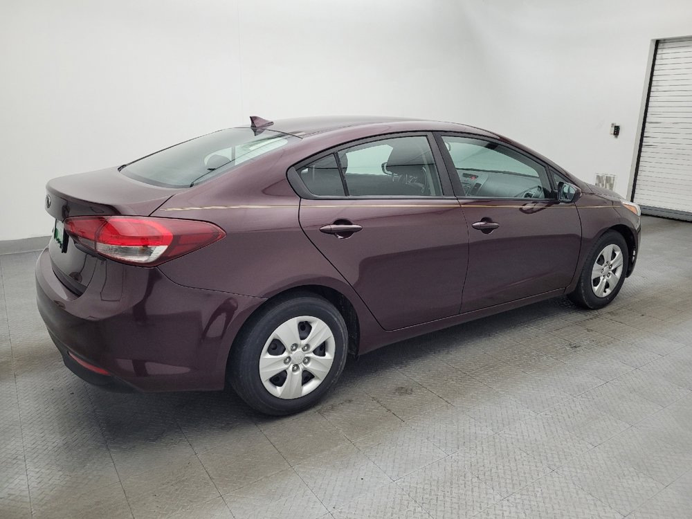 Used 2017 Kia Forte LX image 10