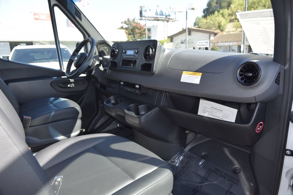 Used 2024 Mercedes-Benz eSprinter 170 Cargo image 13