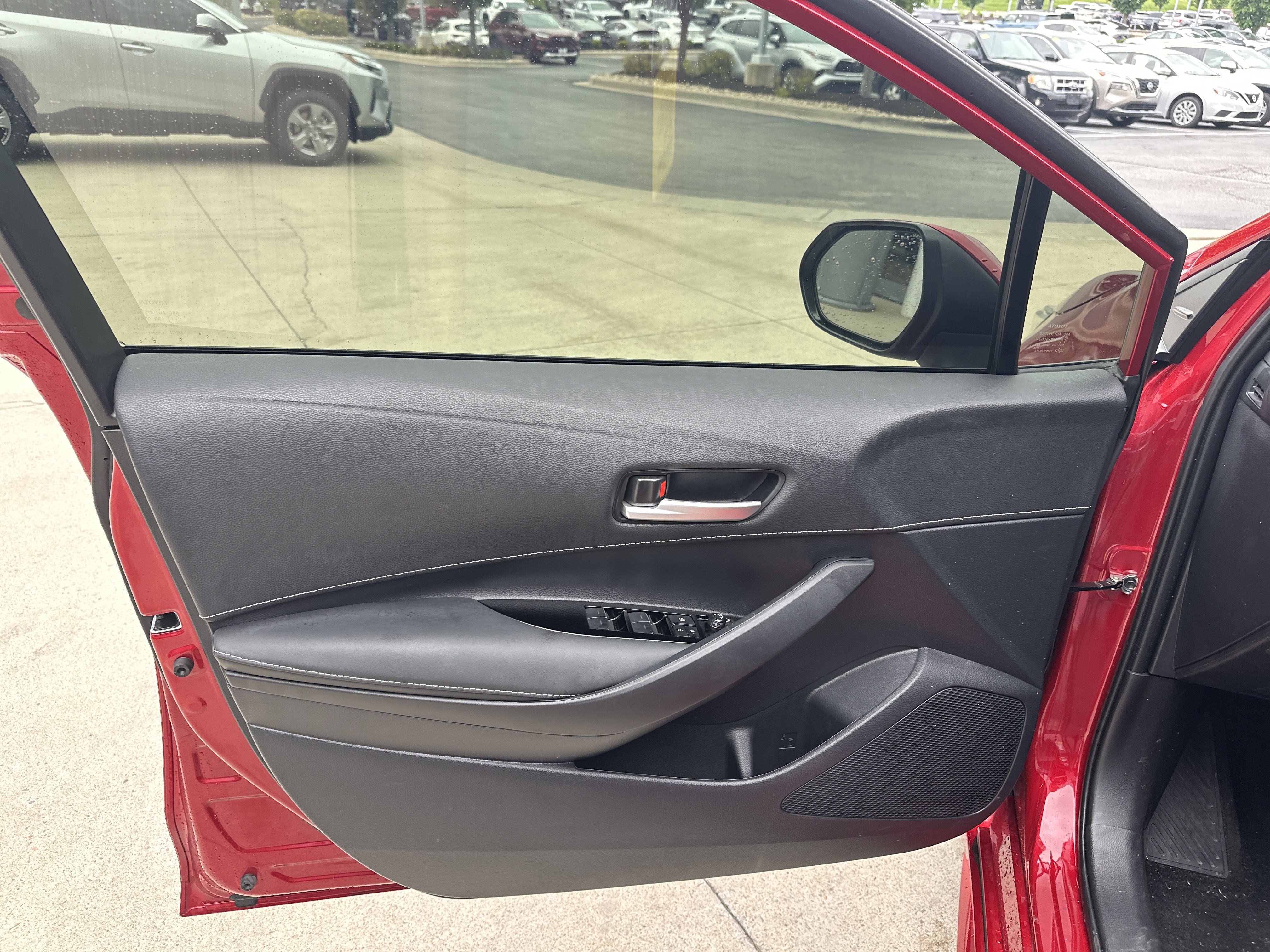 Used 2025 Toyota Corolla SE FWD image 13