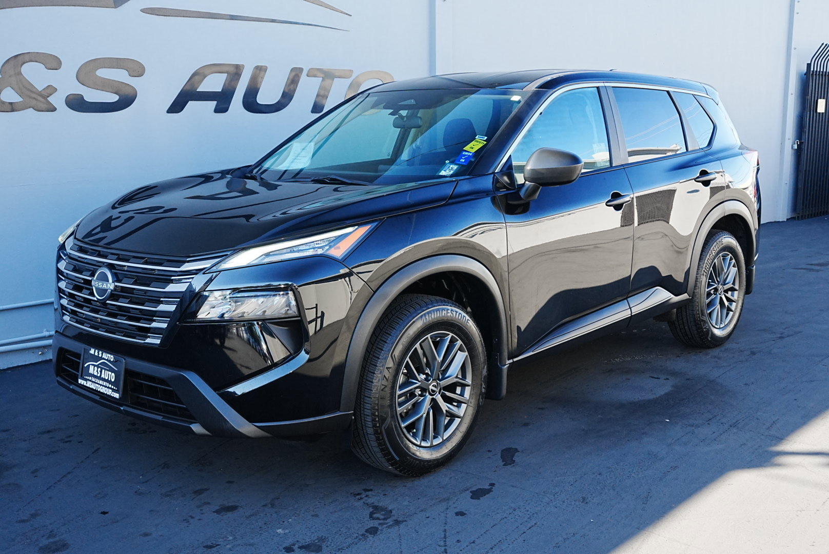 Used 2024 Nissan Rogue S image 7