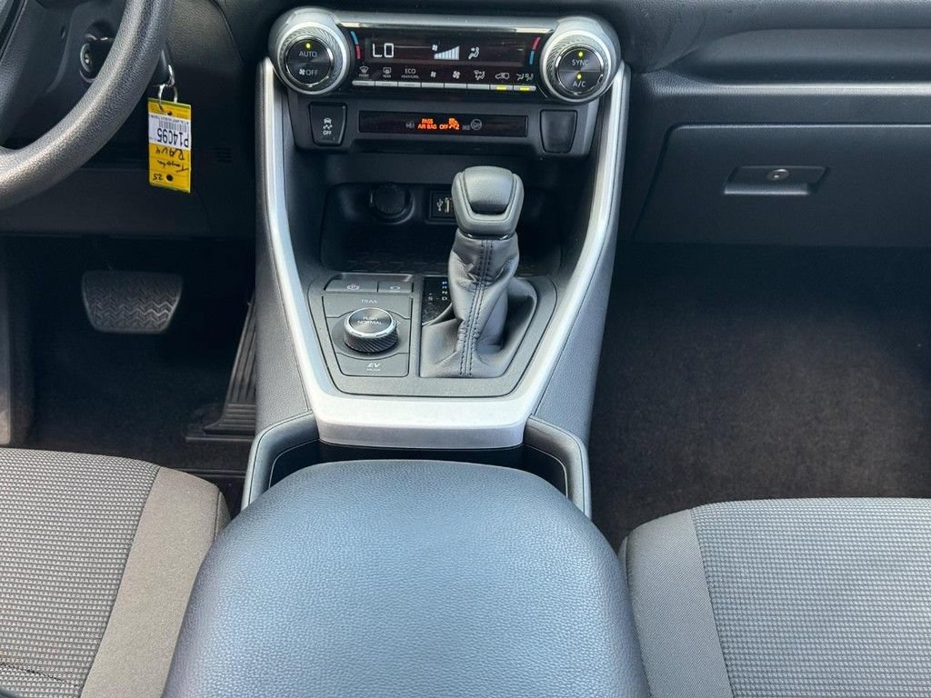 Used 2025 Toyota RAV4 LE AWD/4WD image 19